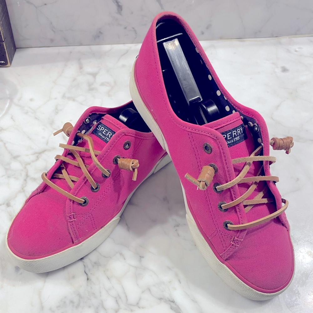 Womens Sperry Topsider slip on Sneaker